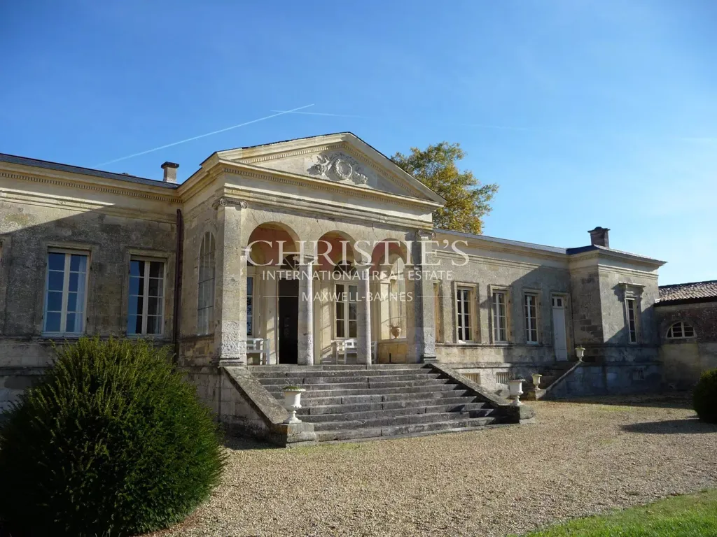Extérieur - Domaine Viticole Historique avec Château à Entre-Deux-Mers