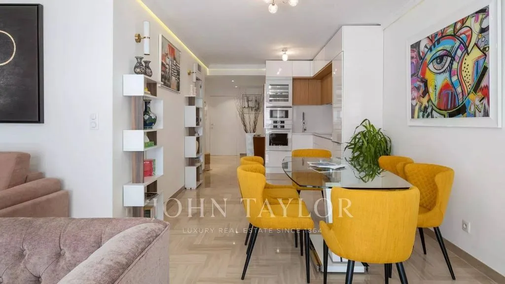 Living Room - Luxury Flat with Sea View in Cannes