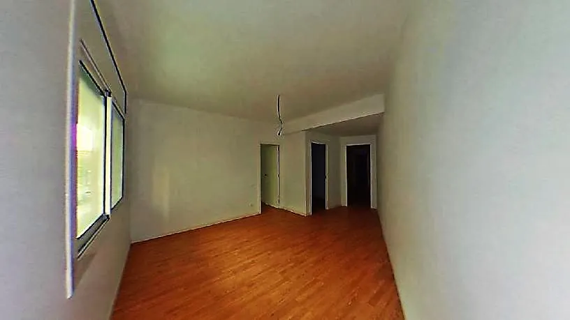 Toad - Flat with Parquet Floors in Esplugues de Llobregat
