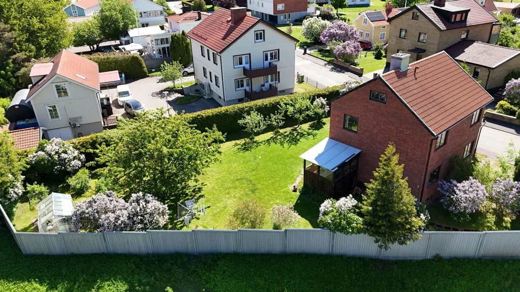 6-toaline maja asukohas Skövde kommun