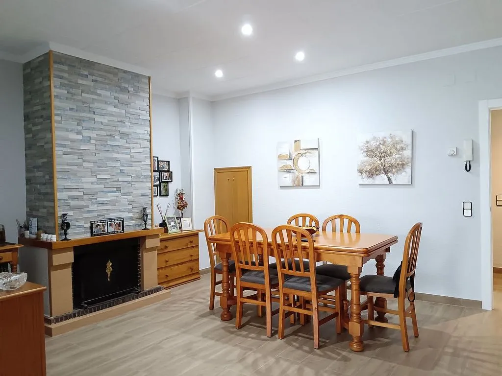 Salle à manger - Semi-Detached House with Terrace in Les Arenes