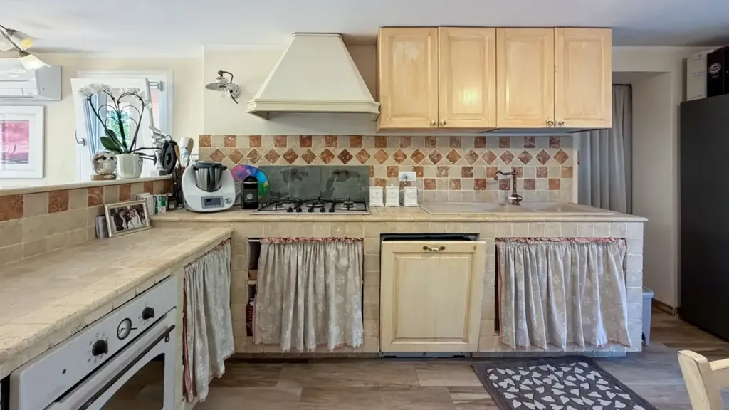 Kitchen - Detached Villa with Dual Apartments in Massarosa