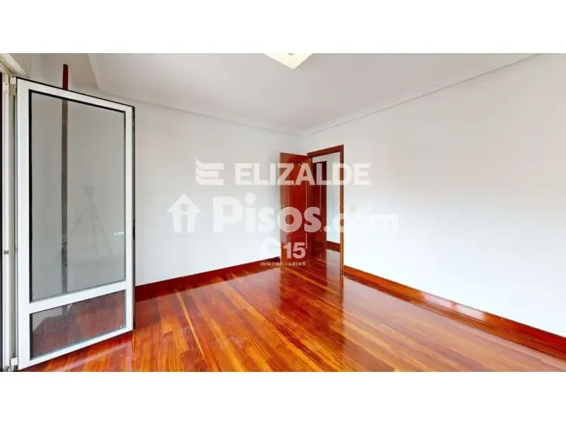 Magamistoad - Apartment with Balcony near Hernani Town Centre