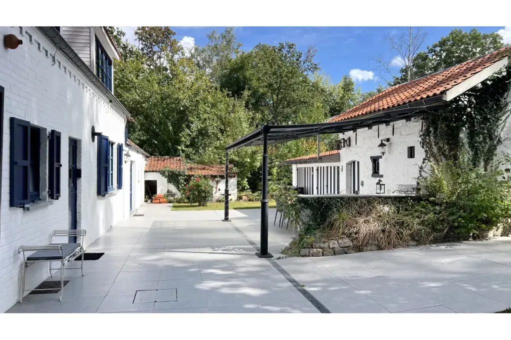 Extérieur - Villa 4 façades avec piscine à Bierges