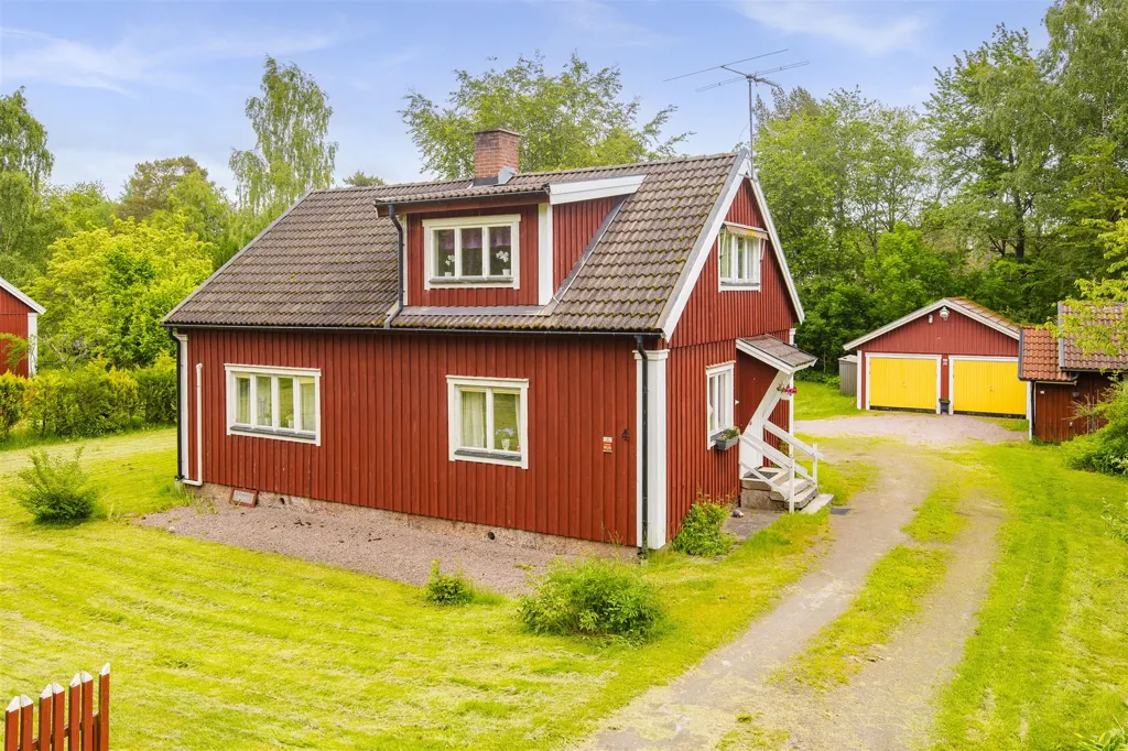 Välivaade - Charming Property with Development Potential near Kinnekulle