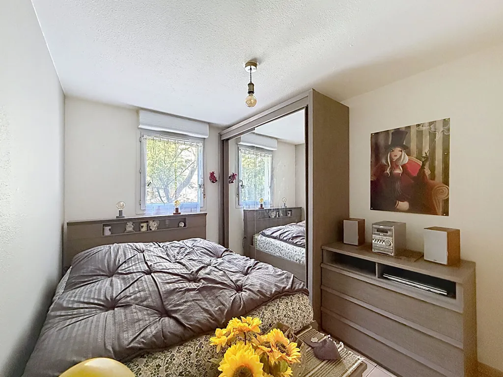Bedrooms - Bright 2-Bed Flat with Terrace in Avignon