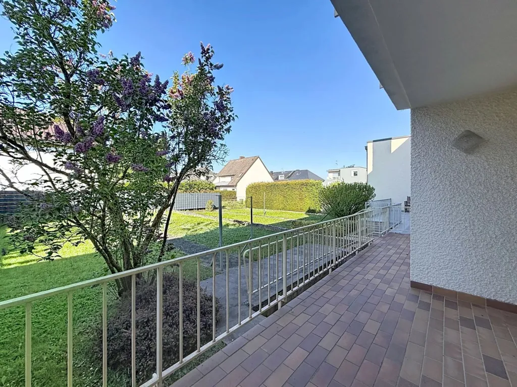 Terrasse - Reihenhaus mit Garten und Terrasse in Itzig