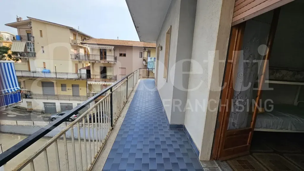 Balcon - 3-Bedroom Apartment with Balcony in Scalea