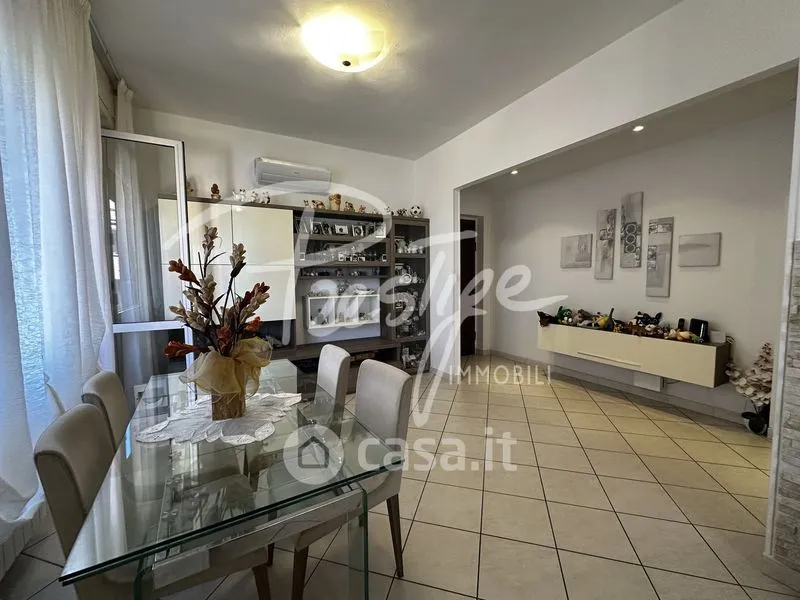 Söögituba - Modernised Apartment with Balcony in La Spezia