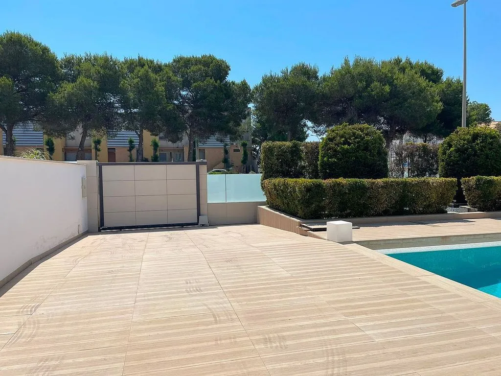 Chalet with Private Pool in Campoamor
