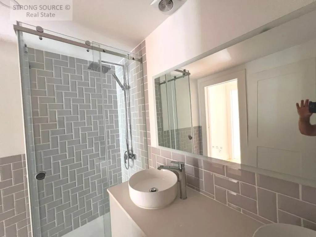 Vannitoad - Luxury Apartments with River View in Graca, Lisbon