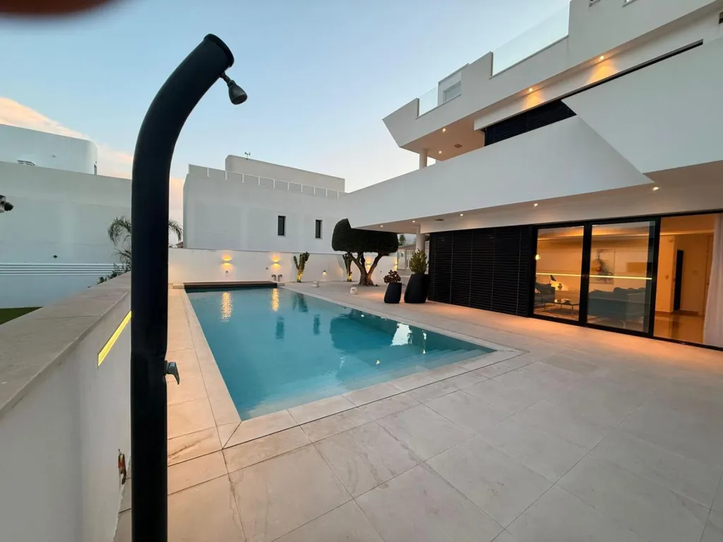 Piscina - Luxury Villa with Pool in La Marina