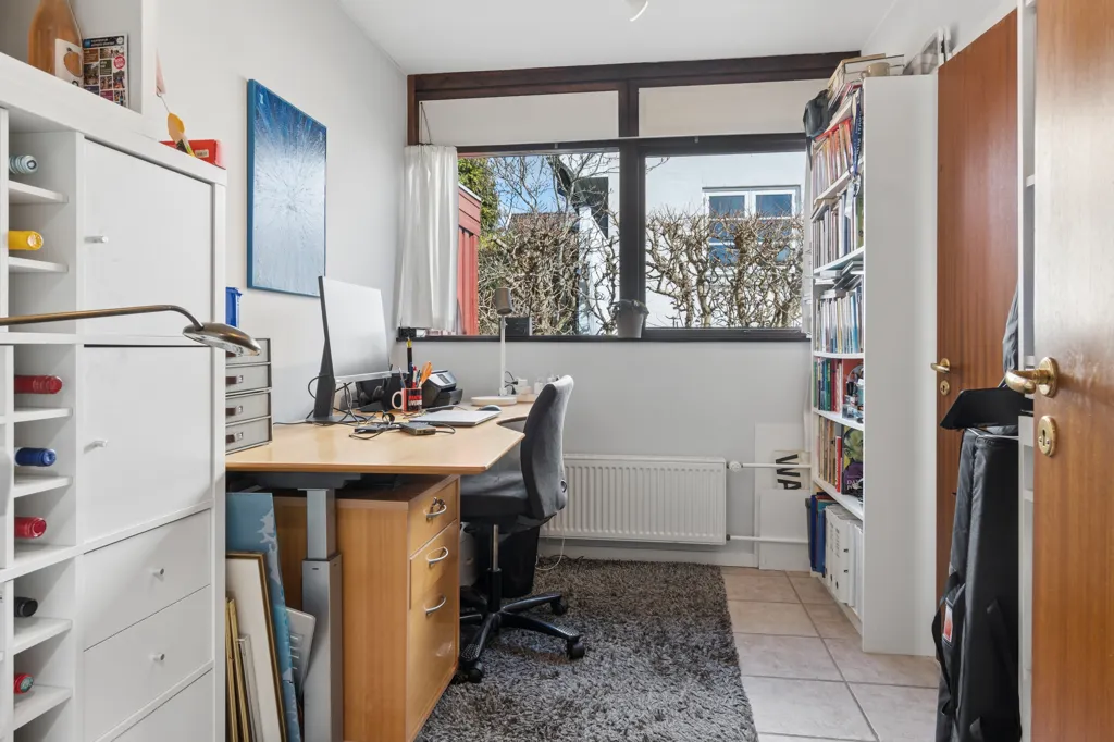 Bureau - Funkis Villa with Garden in Birkerød