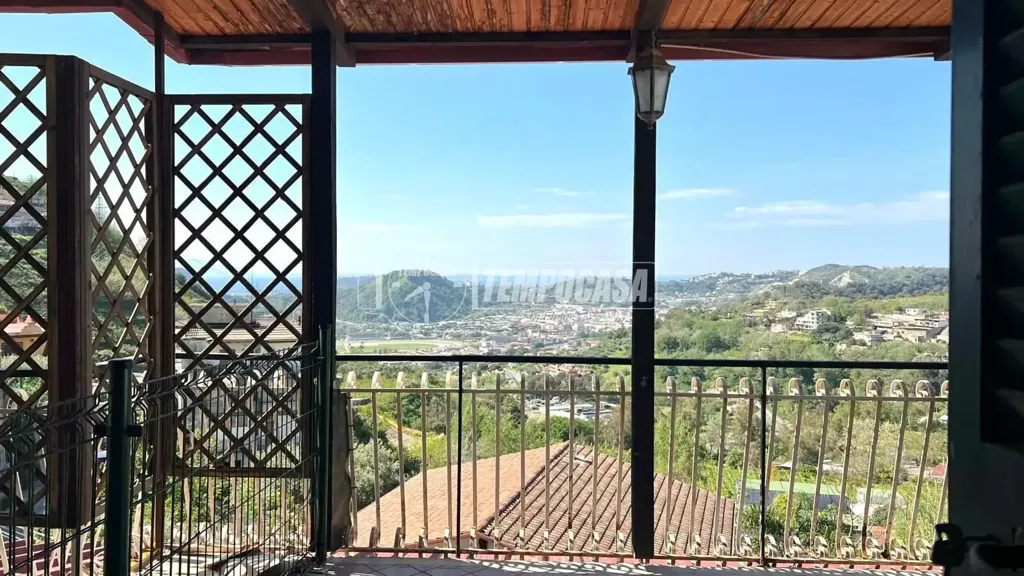 Rõdu - Attic with Panoramic Terrace in Naples