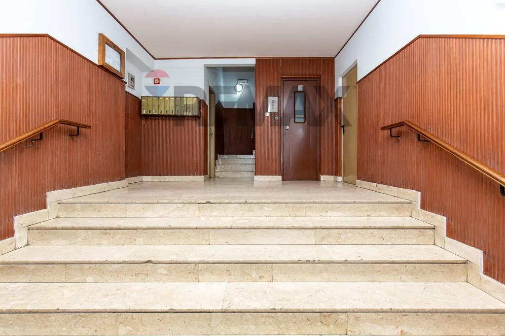 hallway_entrance