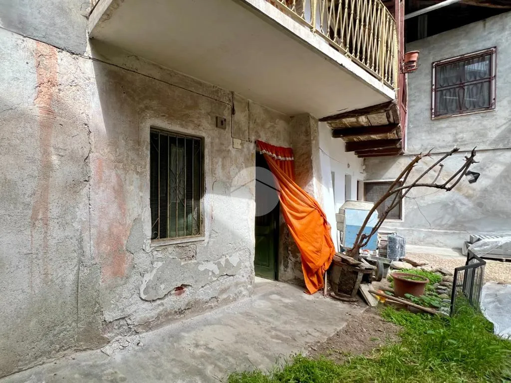 Giardino - Casa di corte da ristrutturare con box a Balangero