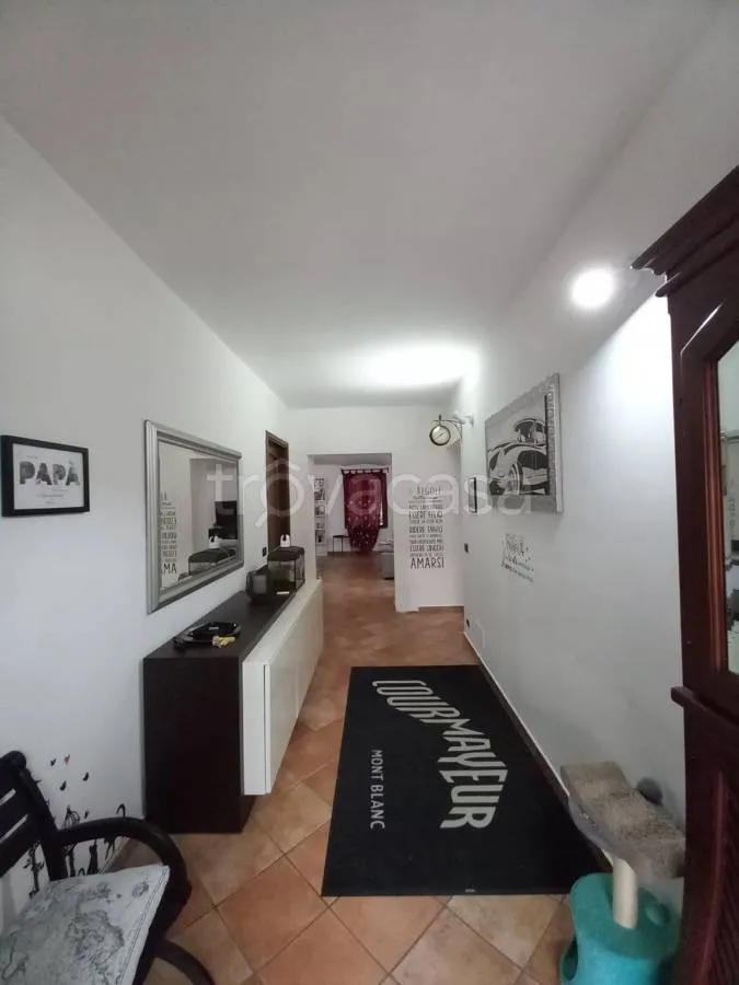 Entrée - Rustic Triplex with Balcony in Feletto