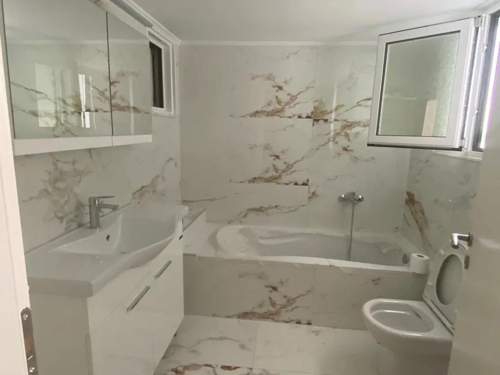 Salles de bain - Flat with Panoramic View in Keratsini, Athens