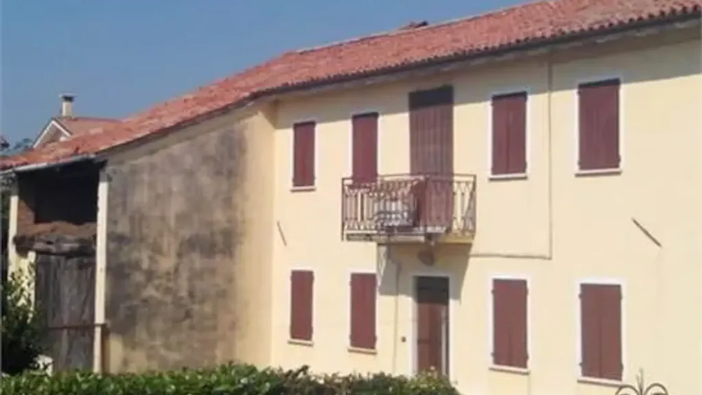 Exterior - Rustic Property with Barn in Montebelluna