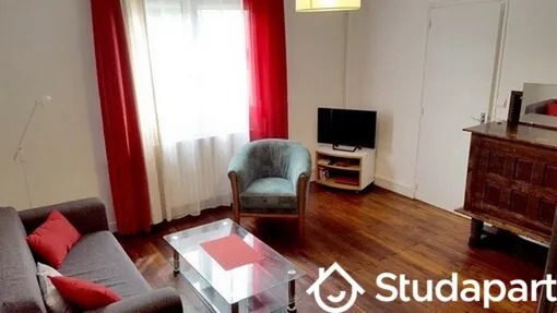 Soggiorno - Shared Accommodation with Garden View in Central Location