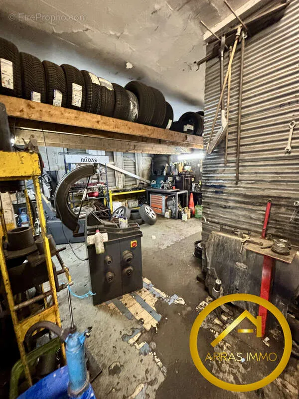 Garage - Immeuble de Rapport avec Local Commercial à Arras