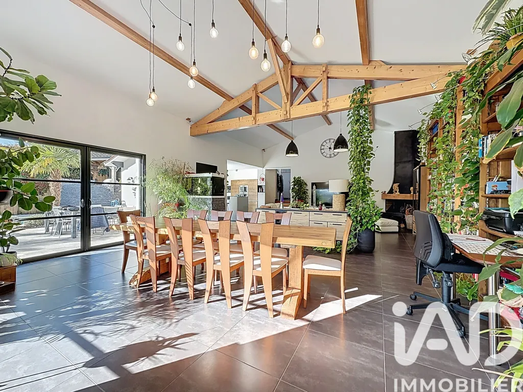 Salle à manger - Villa de Prestige avec Piscine à Neuvicq