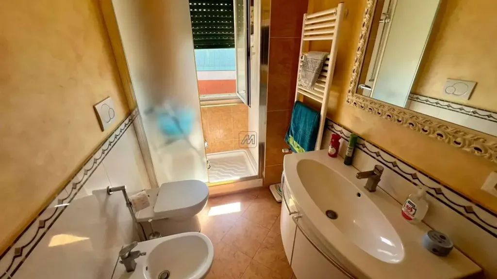 Salles de bain - Bright Apartment with Balcony in Prà, Genoa