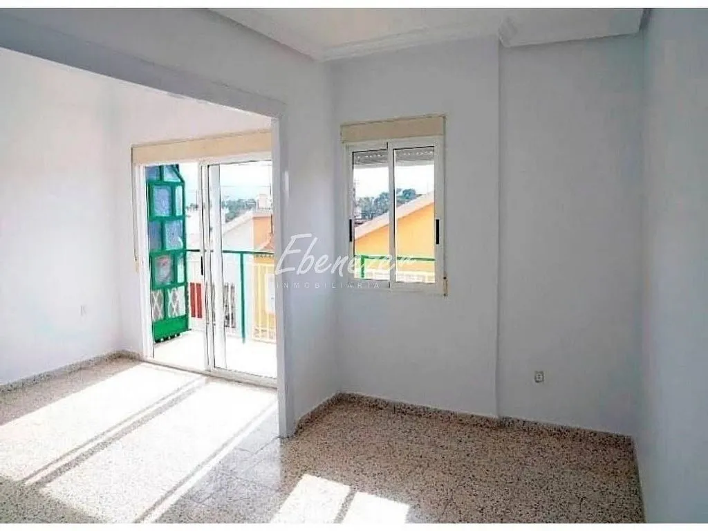 Pièces - Apartment with Balcony in Barrio Peral