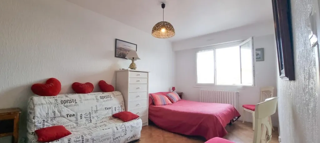 Chambres - Appartement T3 avec Balcon au Cœur de Croix de Vie