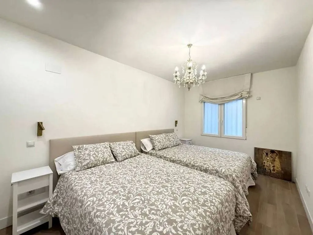 Magamistoad - Modernised Flat with Balcony in Plaza de los Mostenses