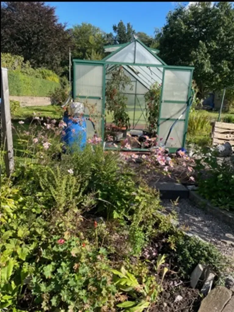 Jardin - Renovated House with Garden in Vargön