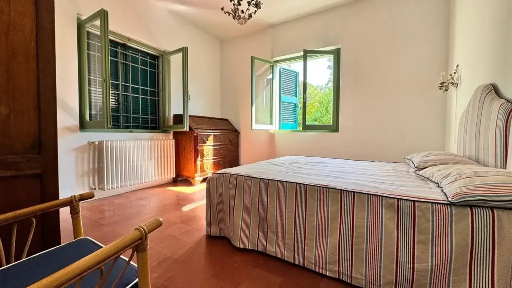Chambres - Villa with Garden in Poveromo, Massa