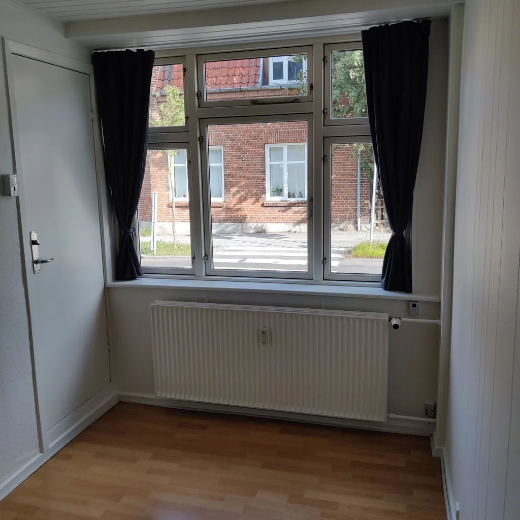 Pièces - One-Bedroom Apartment with Kitchen in Central Location