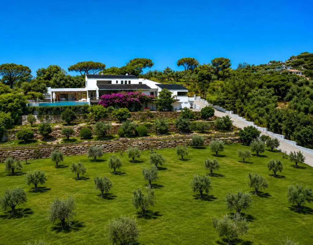 Vista aerea - Architectural House with Panoramic View in Pierrefeu-du-Var