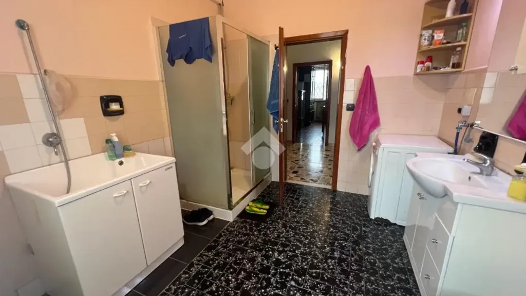 Salles de bain - Central Apartment with Balcony in Novellara