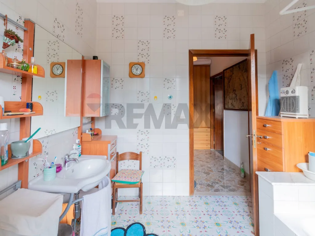 Salles de bain - Villa Portion with 360° Views in Villagrazia