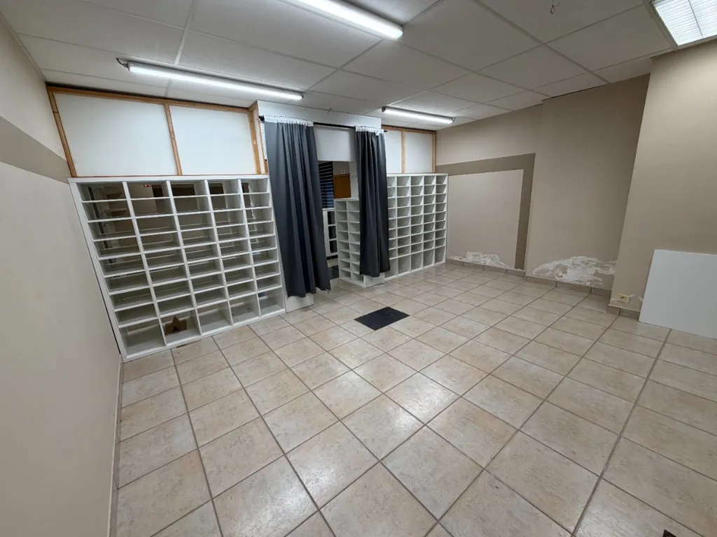 Rooms - Retail Unit with Prime Location in Roeselare