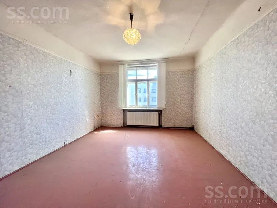 Pièces - Spacious Two-Bedroom Flat in Liepāja Centre