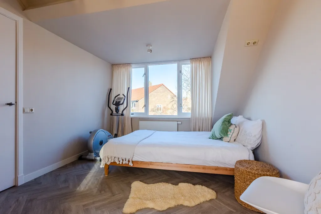 Magamistoad - 1930s Semi-detached House with Garden in Haarlem