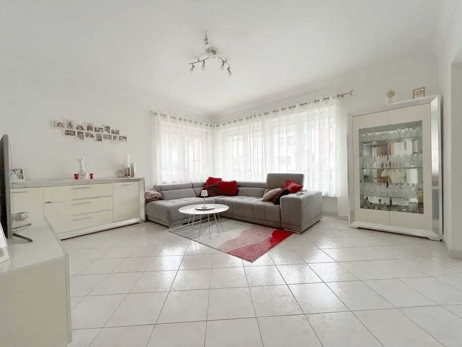 Séjour - Appartement 3 Chambres avec Balcon au Rollingergrund