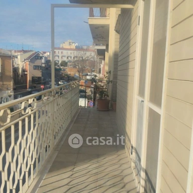 Rõdu - Apartment with Balcony and Garden in Grassano