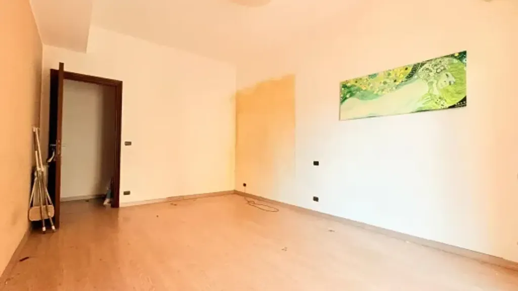 Rooms - Three-Bedroom Apartment with Balcony in Milazzo