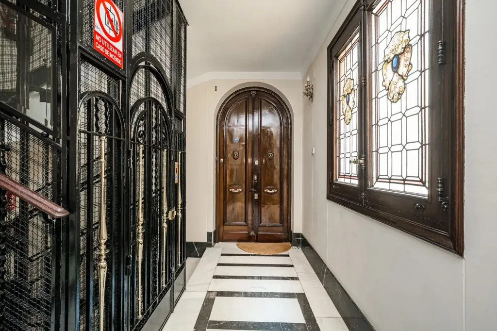 hallway_entrance