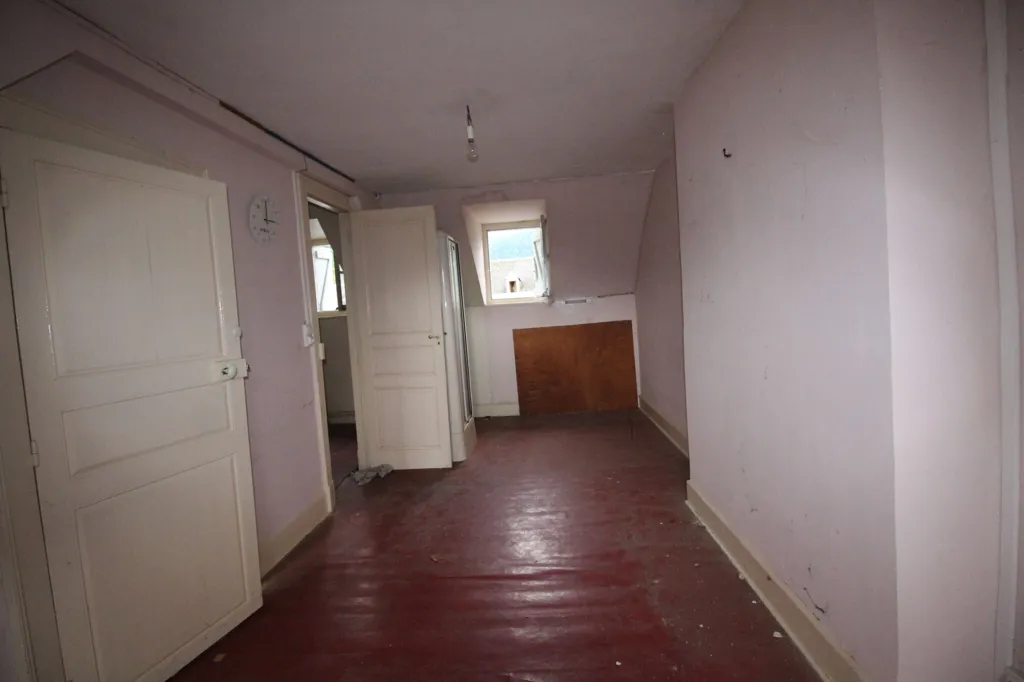 Toad - Ancient House to Renovate near Luchon