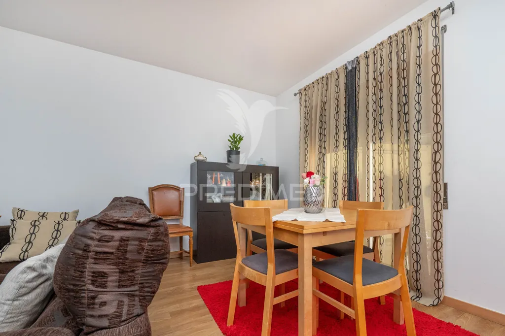 Salle à manger - Renovated T3 Flat with Garden in Ermesinde