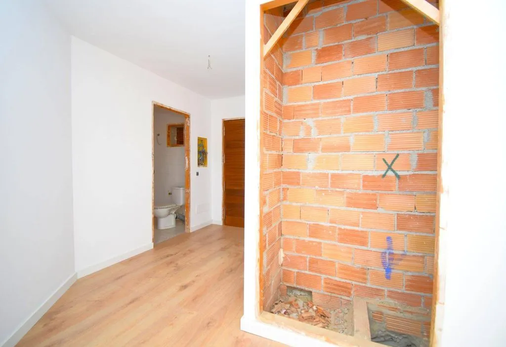 Entrée - Newly Built Townhouse with Parking in Caimari