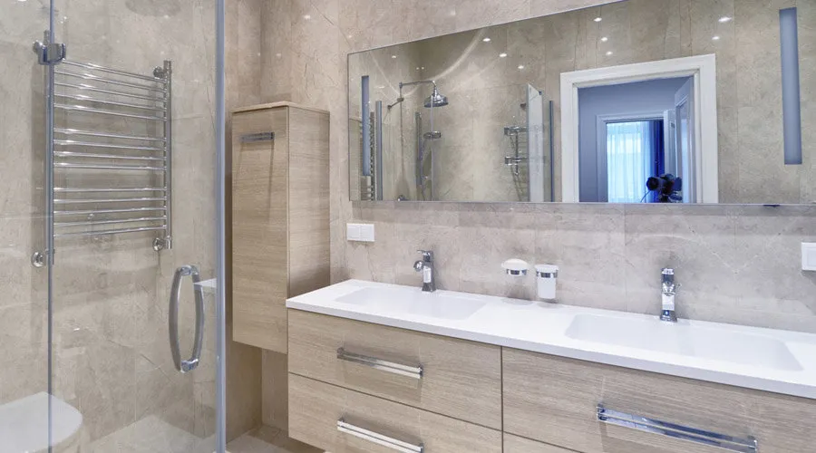 Salles de bain - Maison Contemporaine avec 5 Chambres à Gueux