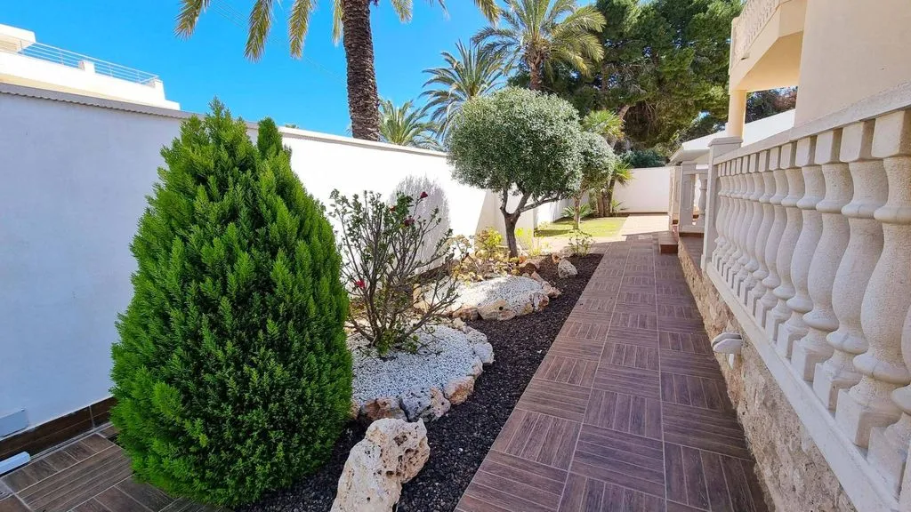 Giardino - Luxury Villa with Pool in Cabo Roig, Valencia