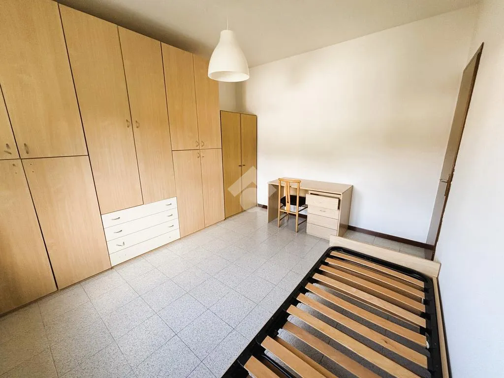 Chambres - Four-Bedroom Apartment with Balcony in Borgo Virgilio