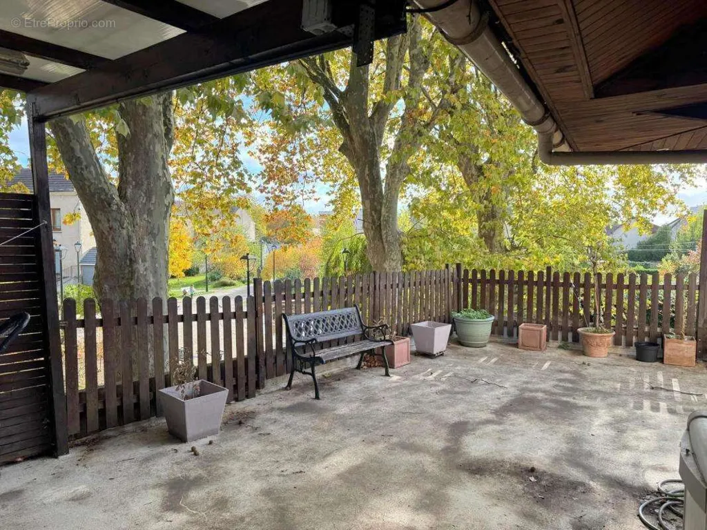 Terrasse - Immeuble avec Terrasse et Parking au Blanc-Mesnil